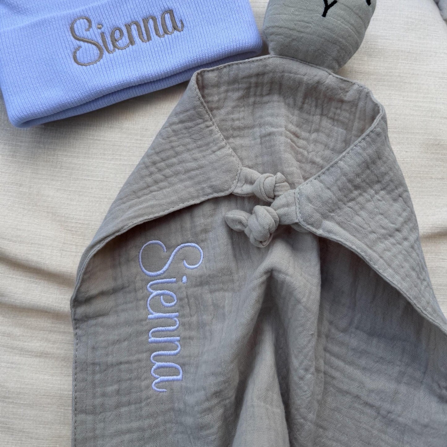Personalised New Baby Gift | Comforter & Hat Baby Shower Gift | Coming Home Outfit | Gift | Baby Comforter | Baby Hat