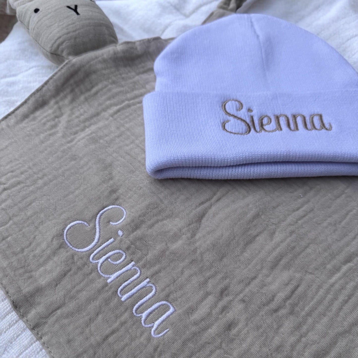 Personalised New Baby Gift | Comforter & Hat Baby Shower Gift | Coming Home Outfit | Gift | Baby Comforter | Baby Hat